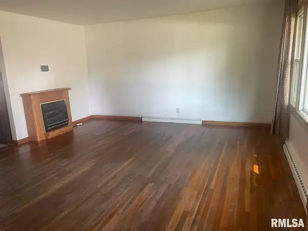 Pawnee, IL 62558,1107 7TH ST