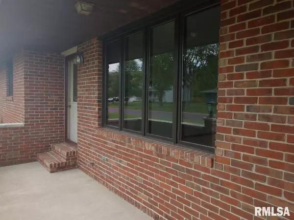 Virden, IL 62690,18769 PERRY DR