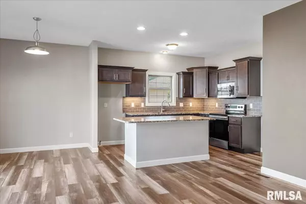 New Berlin, IL 62670,600 Liana AVE