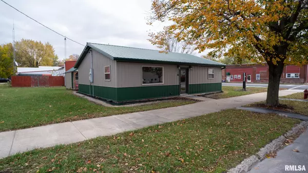 200 CENTER ST, Augusta, IL 62311