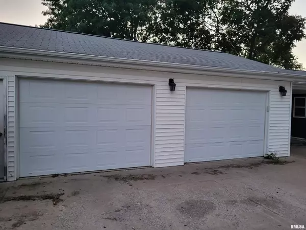 Augusta, IL 62311,804 MAIN ST