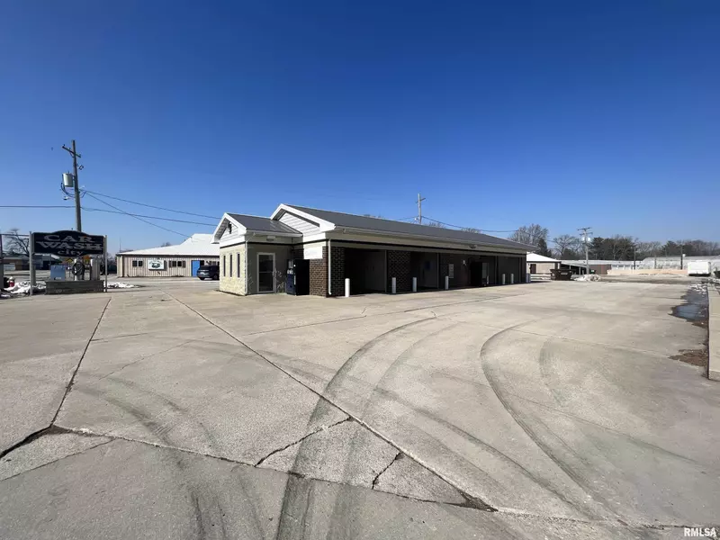 236 INDUSTRIAL DR, Chatham, IL 62629