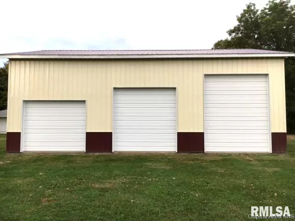 Girard, IL 62640,18320 BLACKHAWK DR