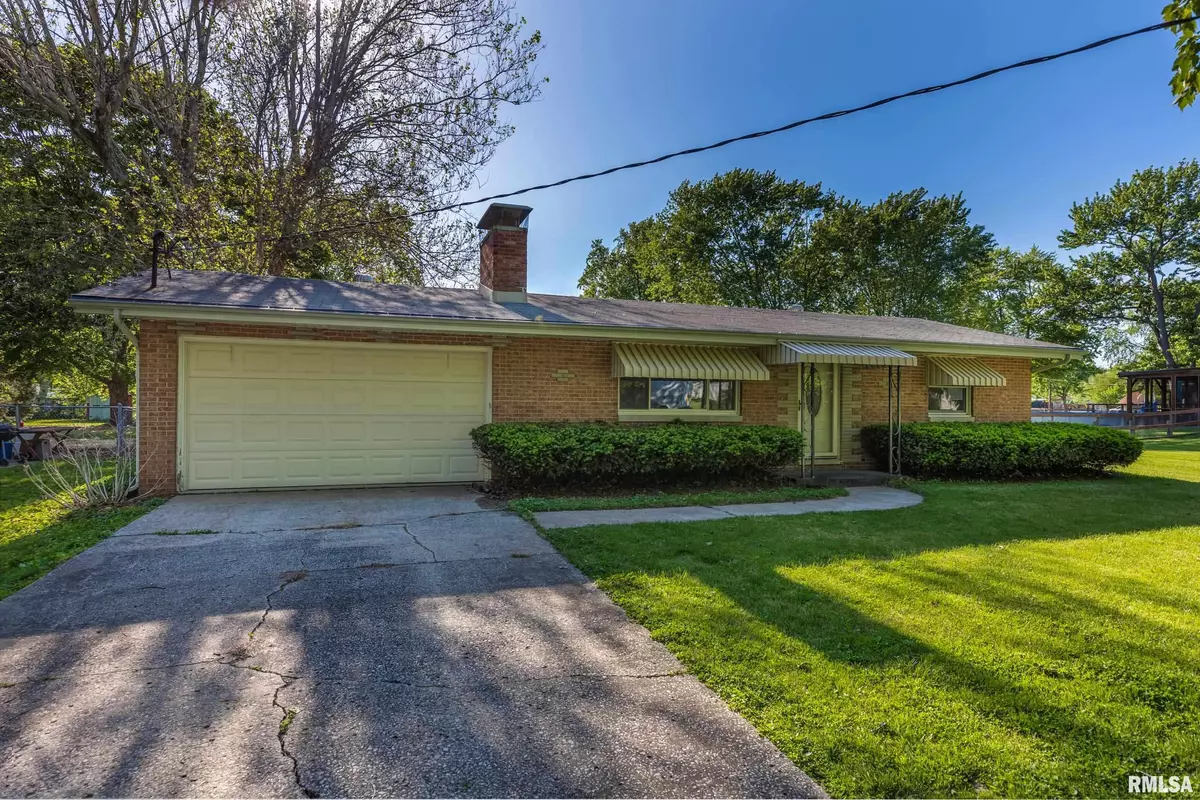 East Alton, IL 62024,177 MAYWOOD DR