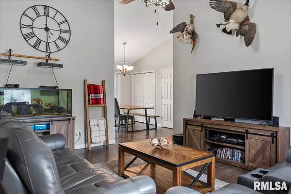 New Berlin, IL 62670,44 Dieudonne DR