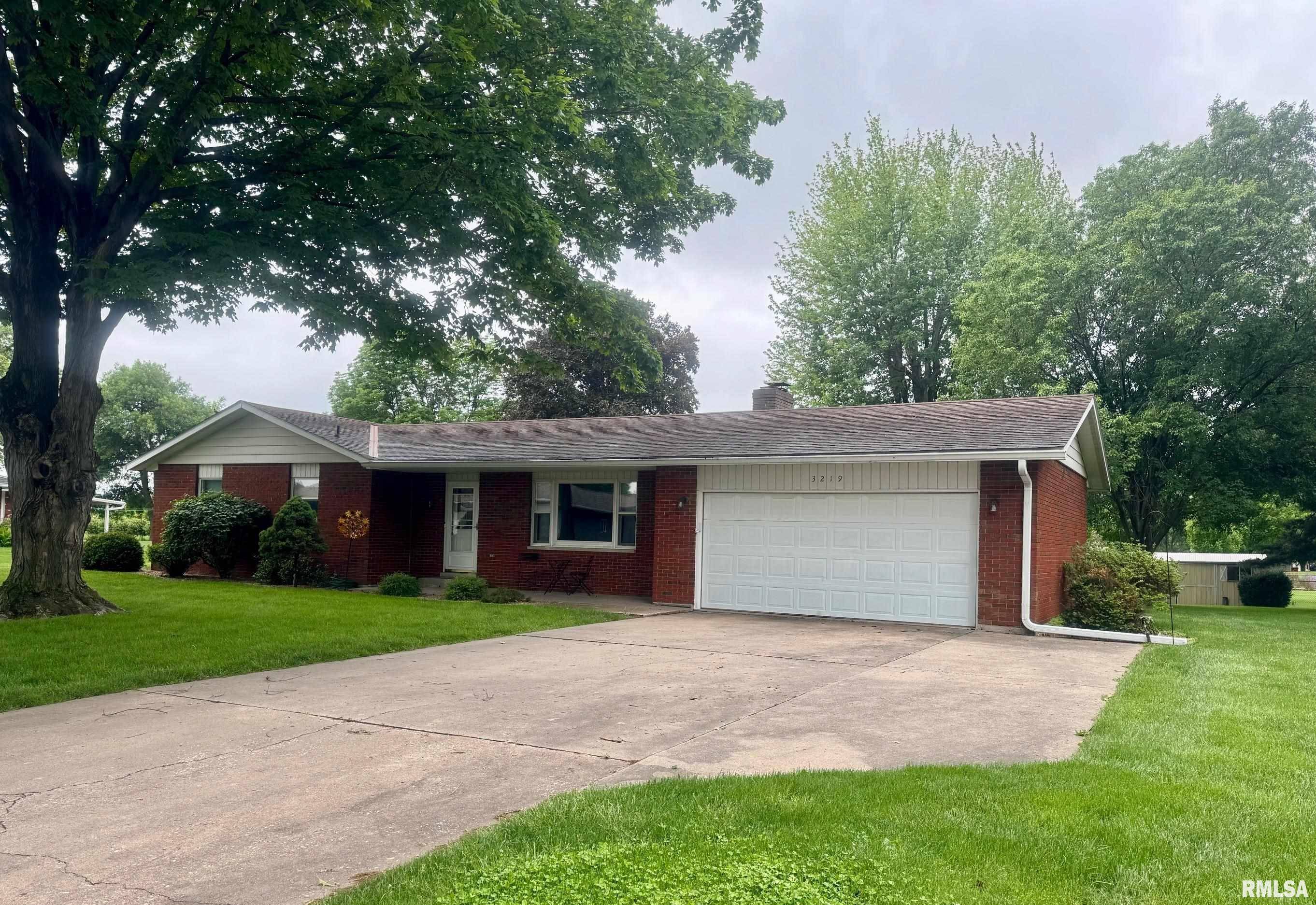 3219 Gross Gables ST,  Quincy,  IL 62305