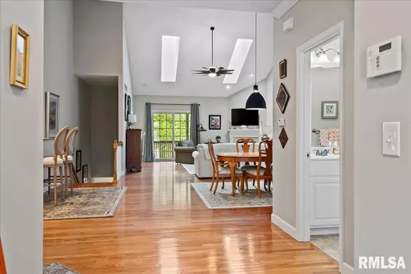 Chatham, IL 62629,302 BOULDER CREEK DR