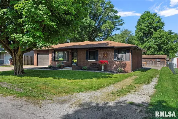 Pawnee, IL 62558,903 7TH ST