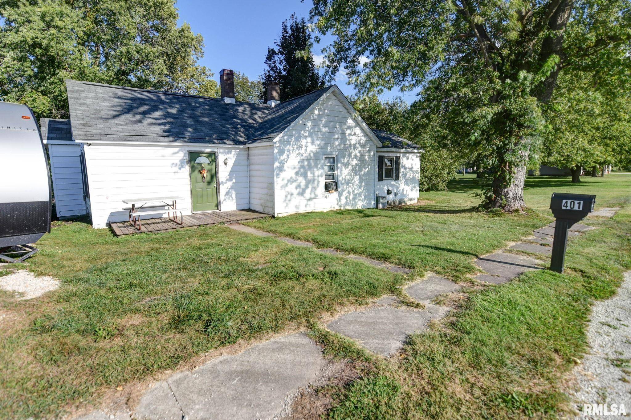 401 S SHERIDAN ST, Edinburg, IL 62531