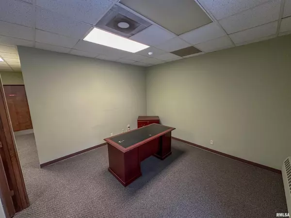 Springfield, IL 62701,217 E MONROE ST #99