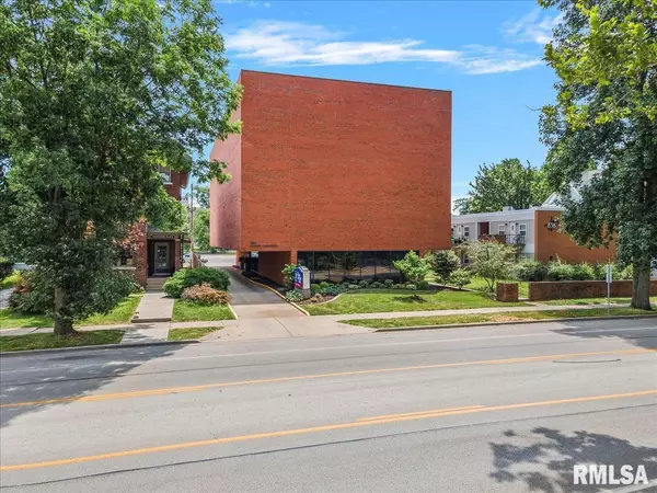 828 S 2ND ST #101-G, Springfield, IL 62704