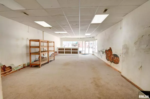 Blue Mound, IL 62513,240 N RAILROAD AVE