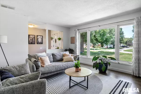 Blue Mound, IL 62513,102 KATHY CT