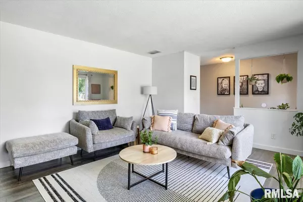 Blue Mound, IL 62513,102 KATHY CT