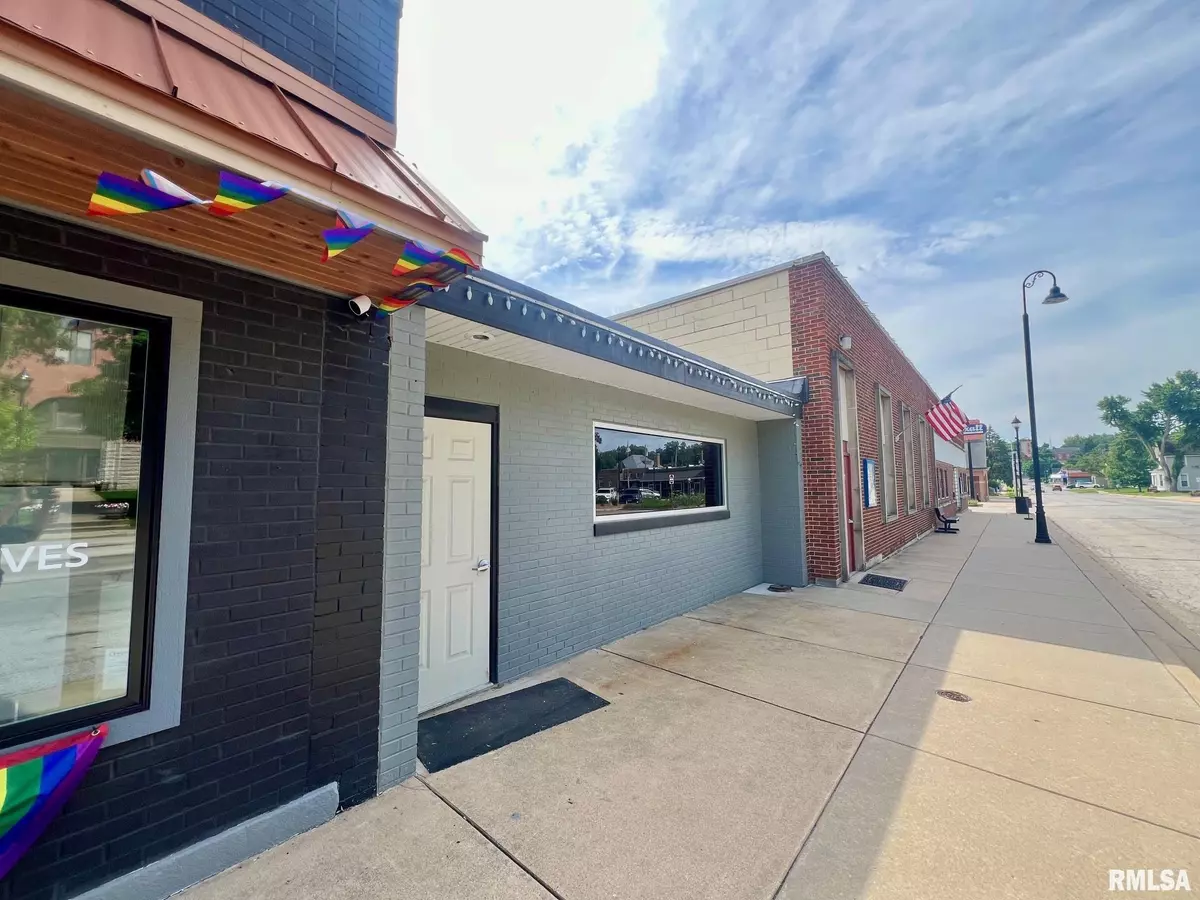 Petersburg, IL 62675,116 S 6TH ST