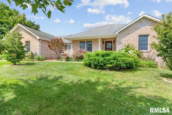 Pleasant Plains, IL 62677,8035 Farmington Cemetery RD