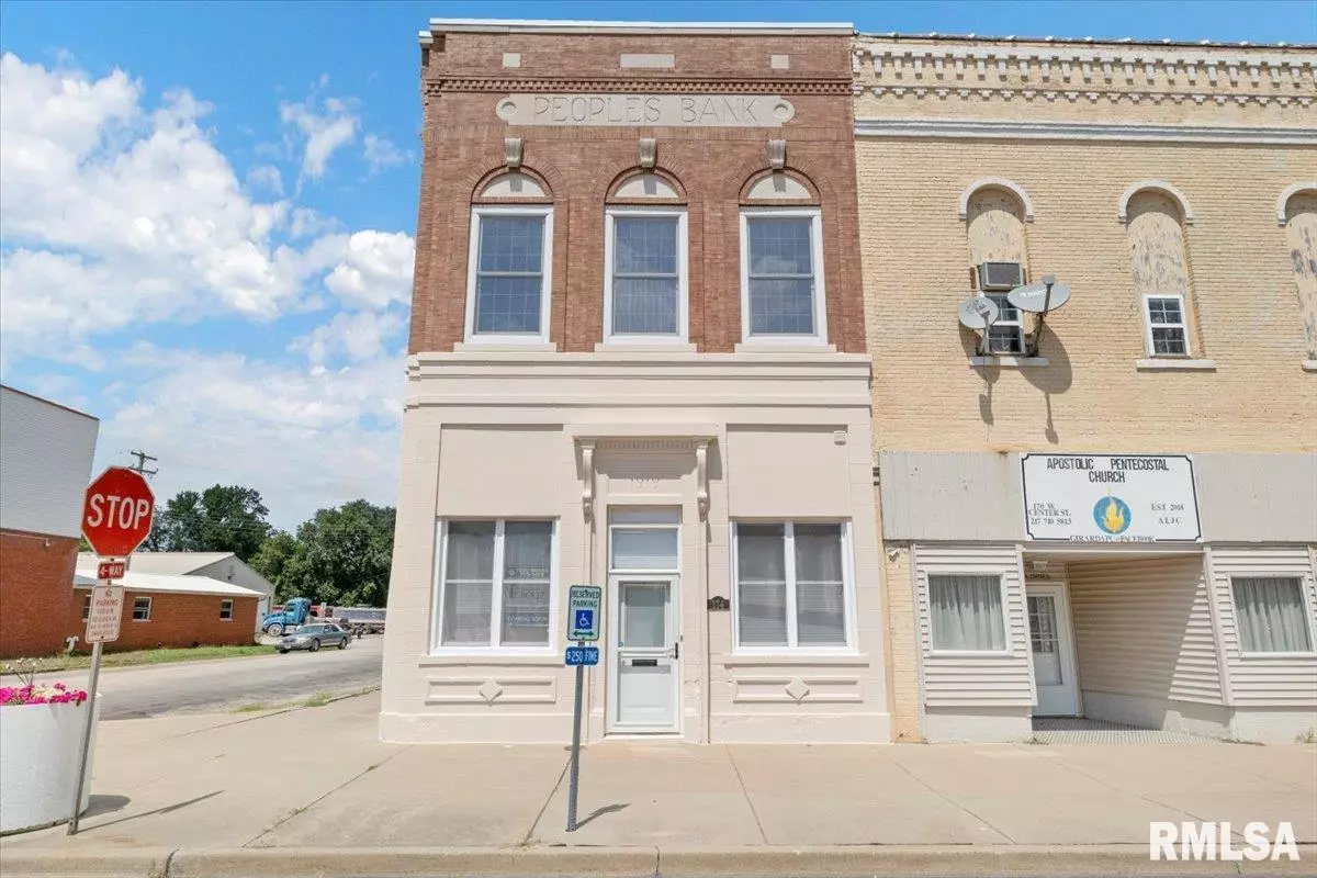 Girard, IL 62640,174 W CENTER ST