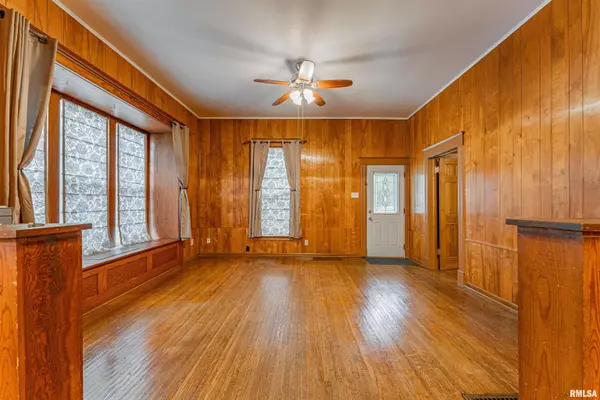 Mt Pulaski, IL 62548,514 E COOKE ST