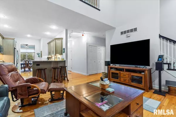 Chatham, IL 62629,325 BOULDER CREEK DR