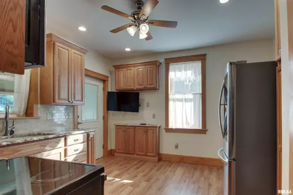 Quincy, IL 62301,2239 ELM ST