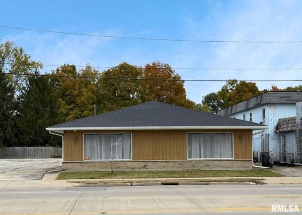 1055 N HENDERSON ST, Galesburg, IL 61401