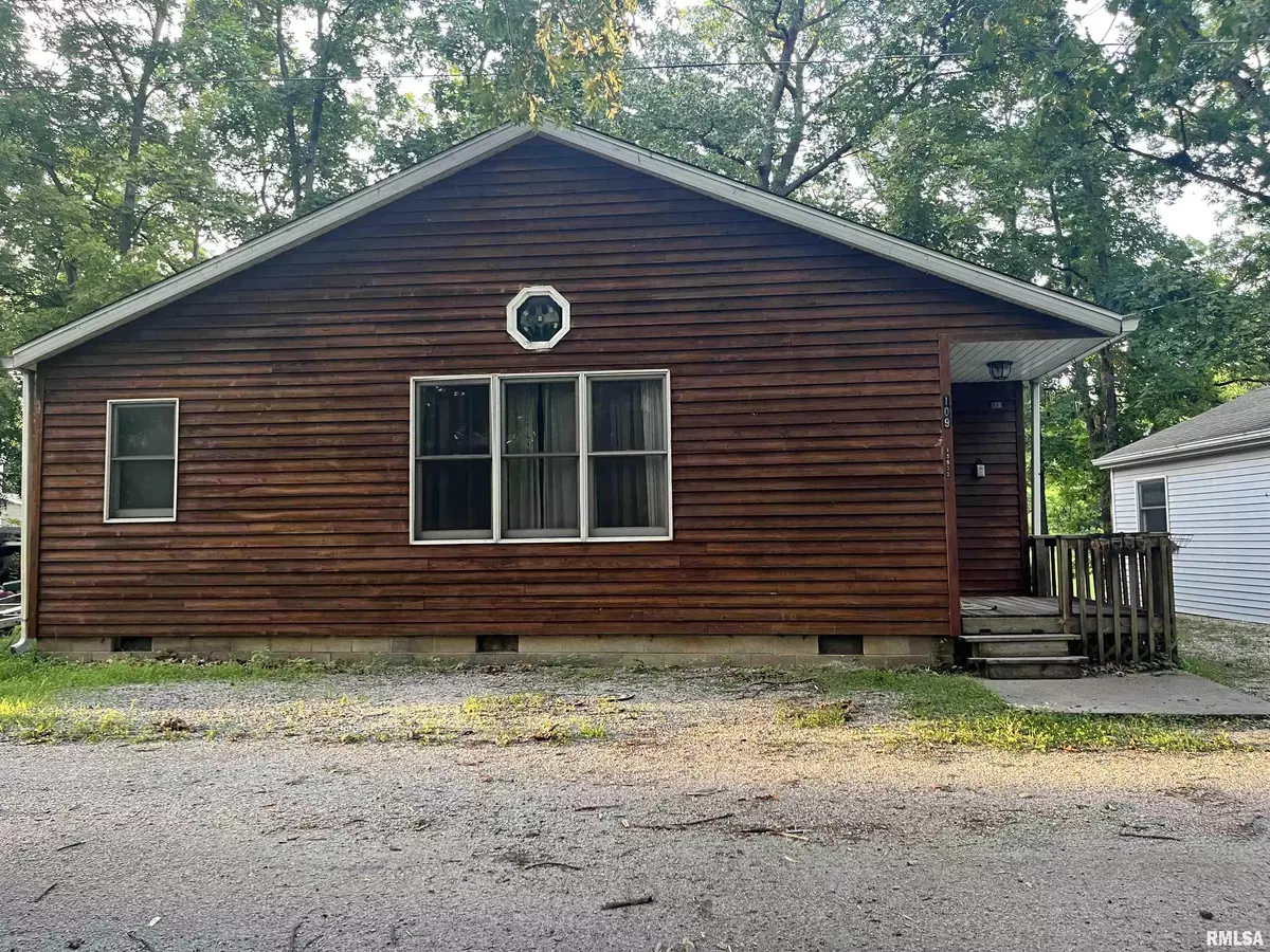 Girard, IL 62640,15932 SPRUCE LN