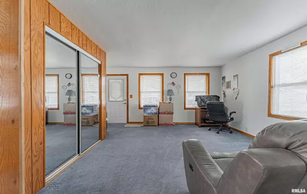 Delavan, IL 61734,612 S PINE ST