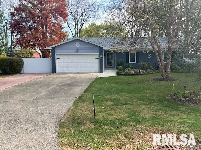 8 Lansing DR, Springfield, IL 62703