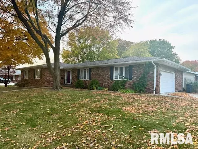 5 DANBURY DR, Springfield, IL 62704