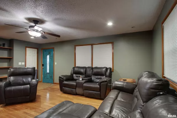 Camp Point, IL 62320,200 W Prairie ST