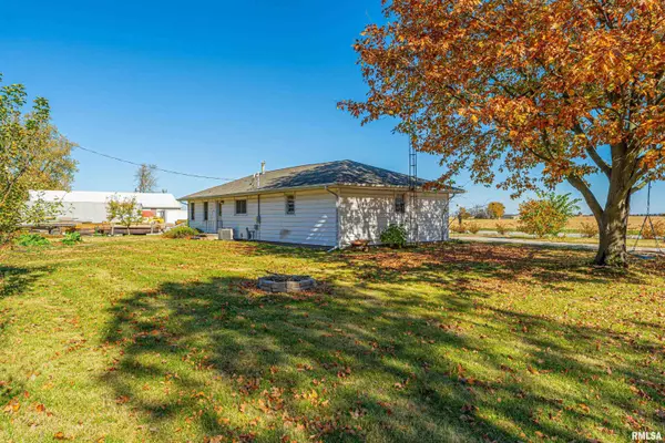 Mt Pulaski, IL 62548,404 N Topper DR