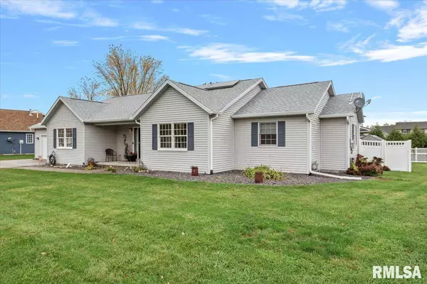 New Berlin, IL 62670,324 LIBERTY LN