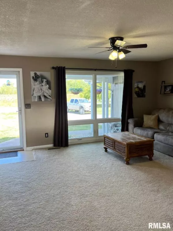 Camp Point, IL 62320,212 N EASTVIEW ST