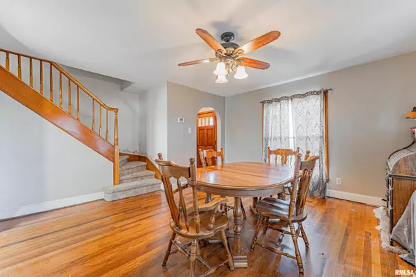 Mt Pulaski, IL 62548,118 S PARK ST