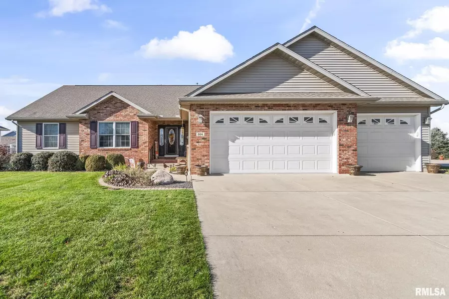 304 CHERRY CIR, Williamsville, IL 62693