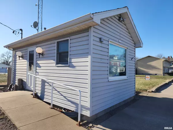 107 NW VINE ST, Atlanta, IL 61723