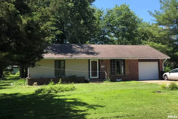 424 E WAVERLY RD, Virden, IL 62690