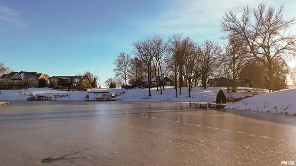 Petersburg, IL 62675,47 APPLE LN