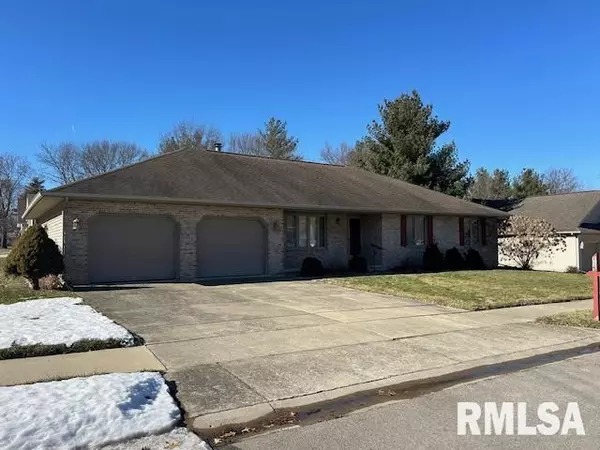 115 S 5TH ST, Riverton, IL 62561