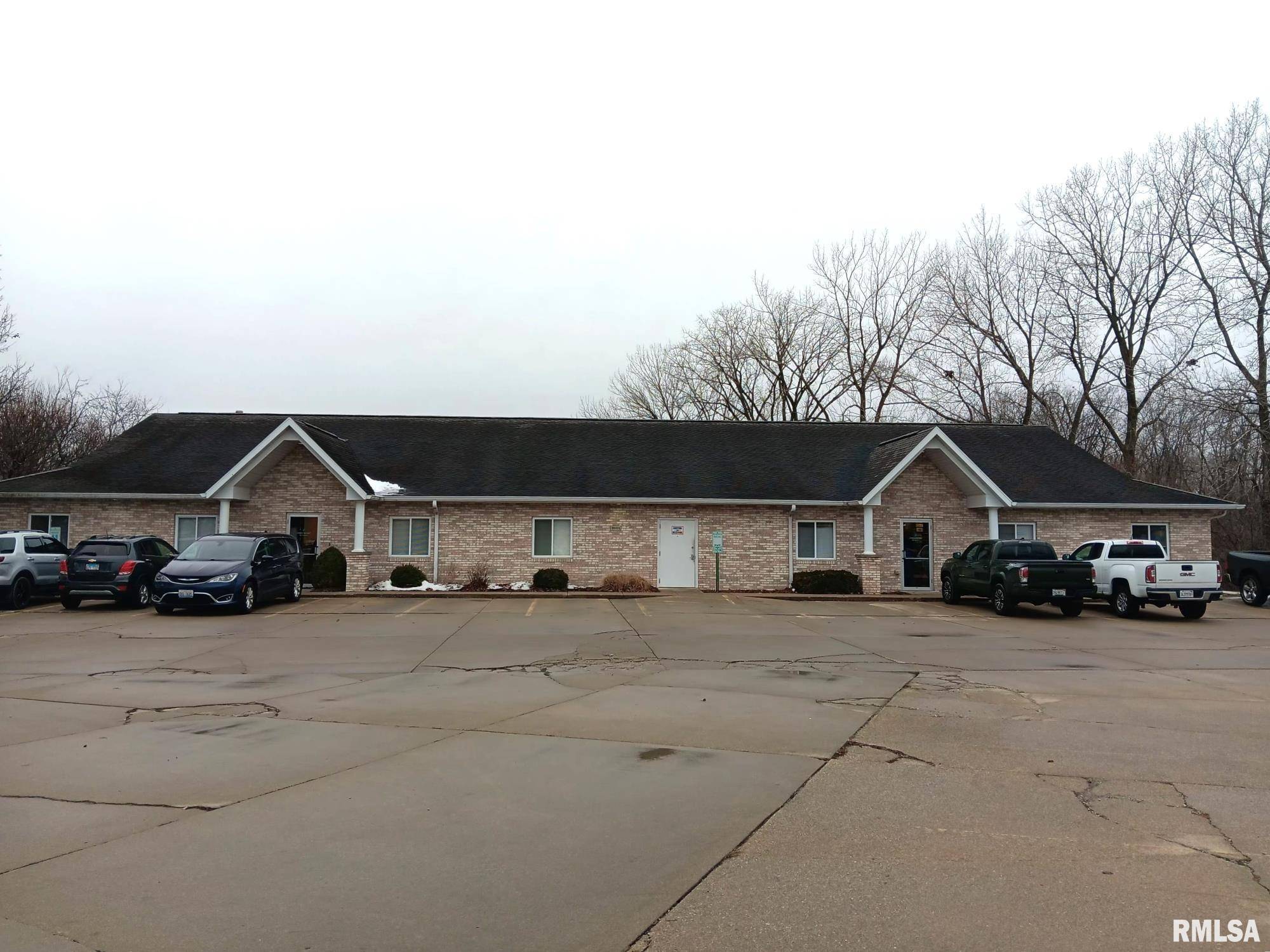3101 Greenhead DR, Springfield, IL 62711