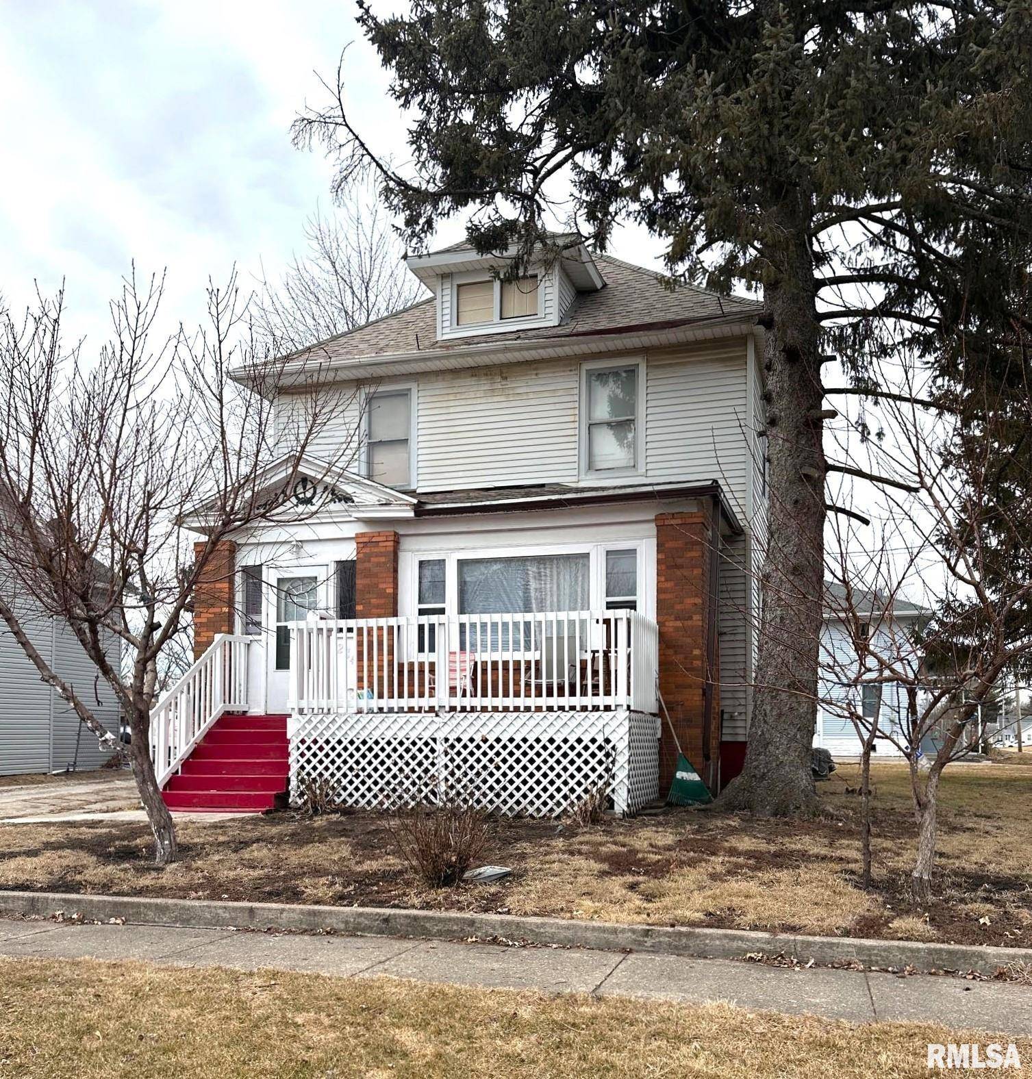 284 GARFIELD AVE, Galesburg, IL 61401
