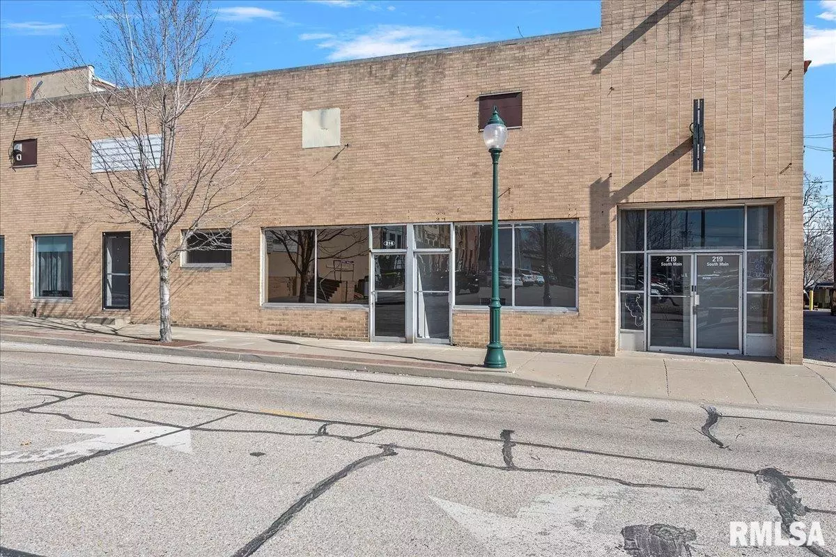 Jacksonville, IL 62650,218 S MAIN ST