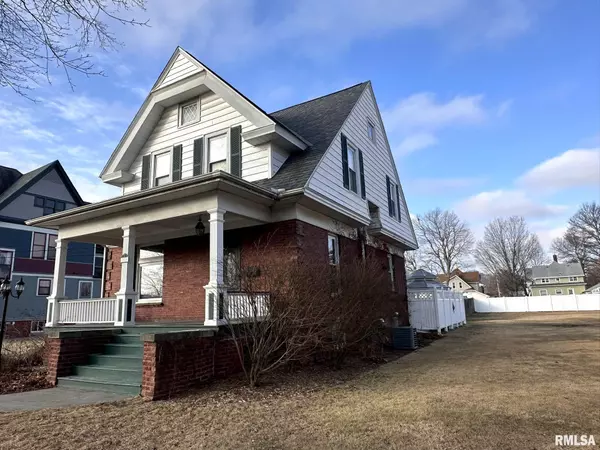 Galesburg, IL 61401,1024 Bateman ST
