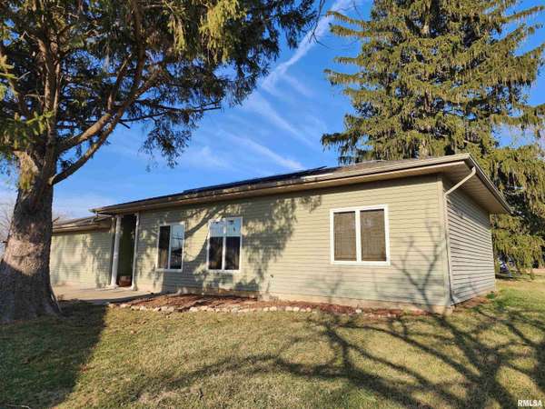 1208 FELDMAN DR,  Lincoln,  IL 62656