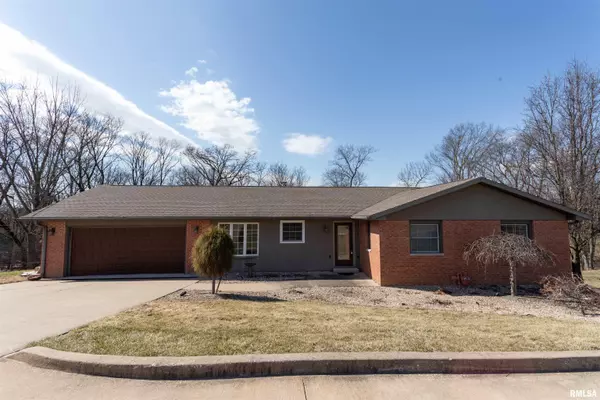 1136 Eastate DR, Quincy, IL 62305