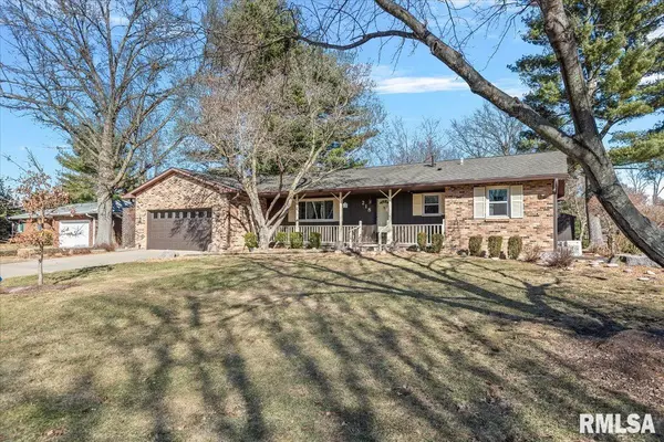 218 Wildrose LN,  Rochester,  IL 62563-9225