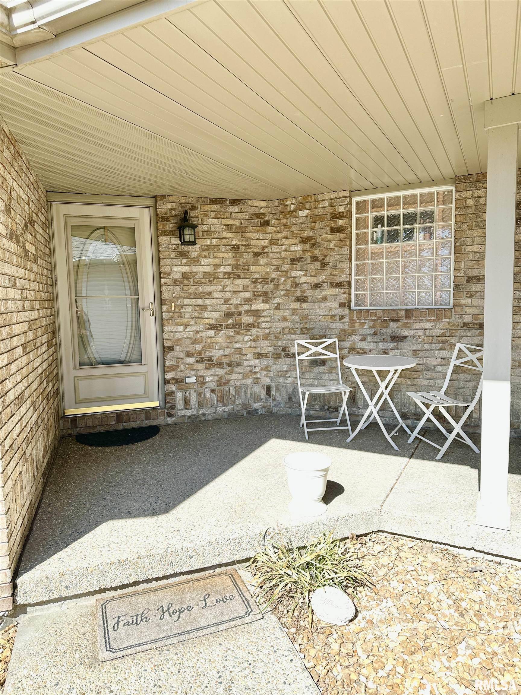 Jacksonville, IL 62650,428 James Creek LN