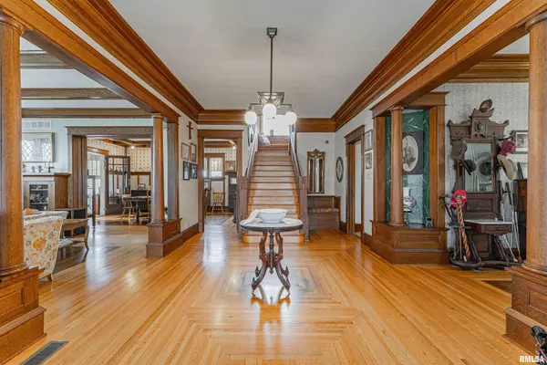 Mason City, IL 62664,819 E CHESTNUT ST