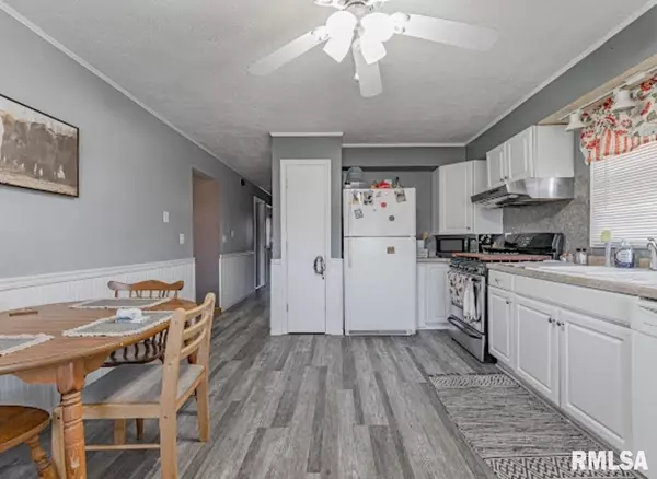 Atlanta, IL 61723,303 NE 6TH ST