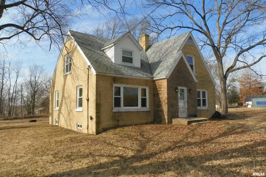 105 N OLIN ST, Altona, IL 61414